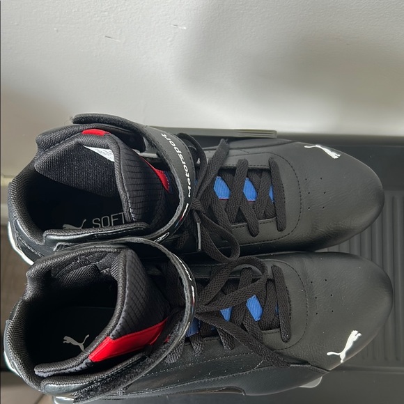 Puma Black and Blue Athletic Shoes with Modern Design - Picture 7 of 7